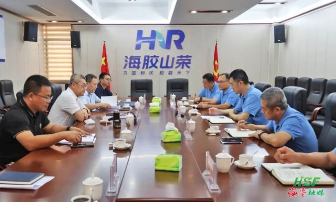 艾轶伦在yl永利集团山荣分公司座谈。